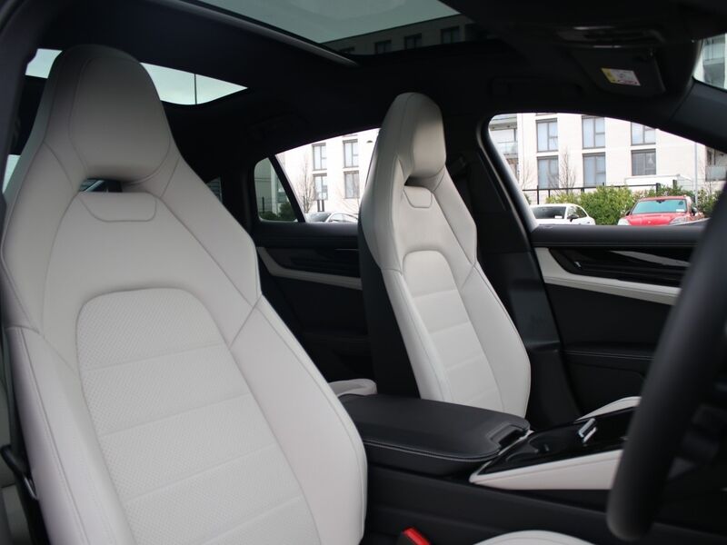 More views of Porsche Panamera