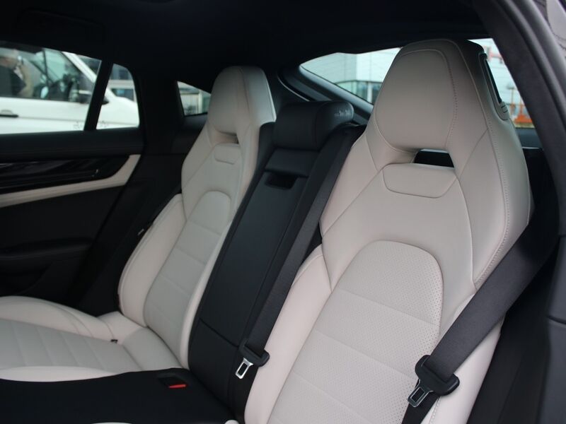 More views of Porsche Panamera