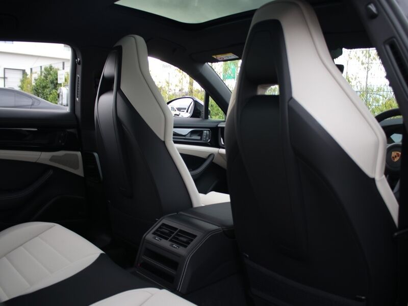 More views of Porsche Panamera