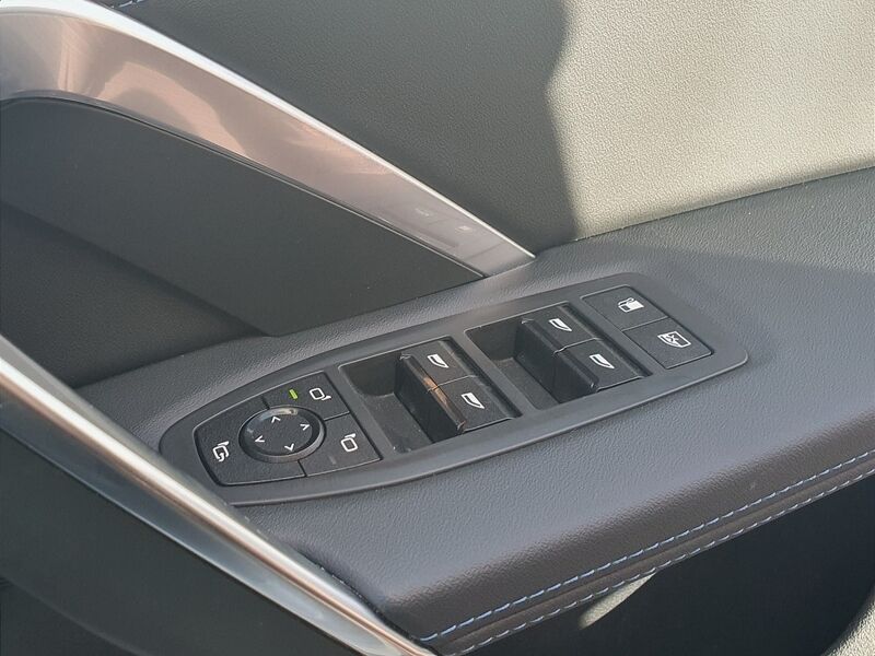 More views of BMW X1