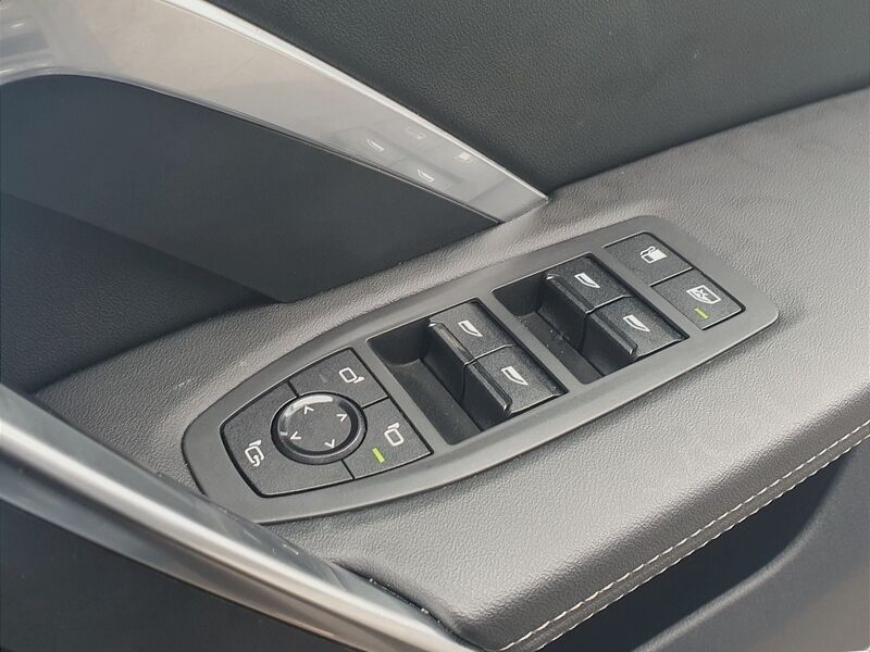 More views of BMW X1