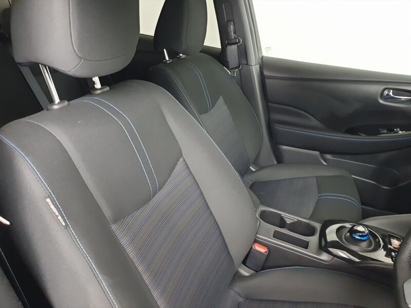 More views of Nissan Leaf