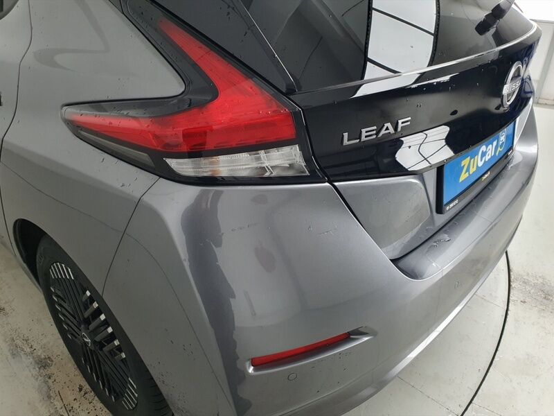 More views of Nissan Leaf