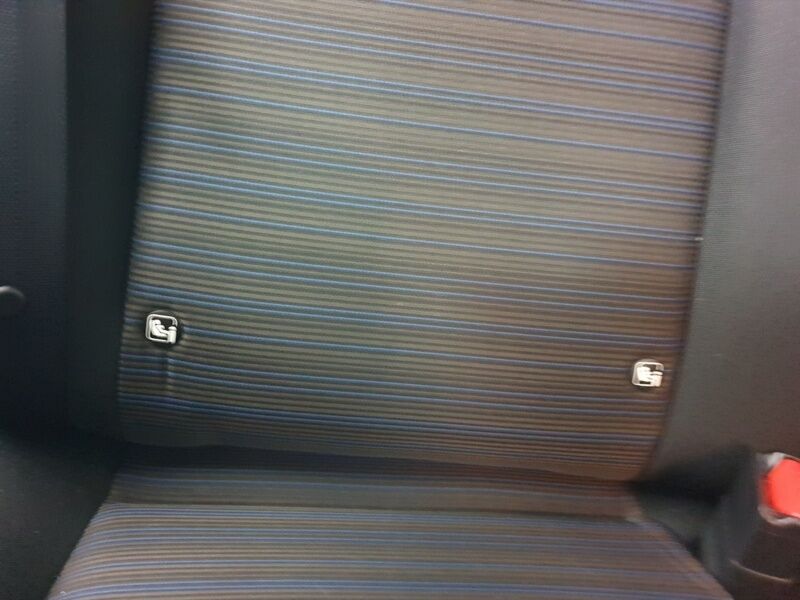 More views of Nissan Leaf