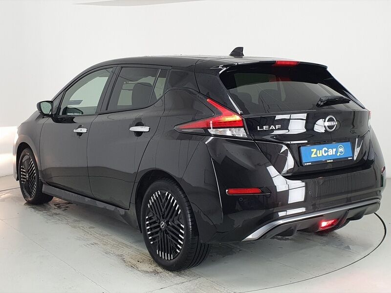 More views of Nissan Leaf