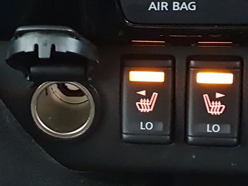 More views of Nissan Leaf