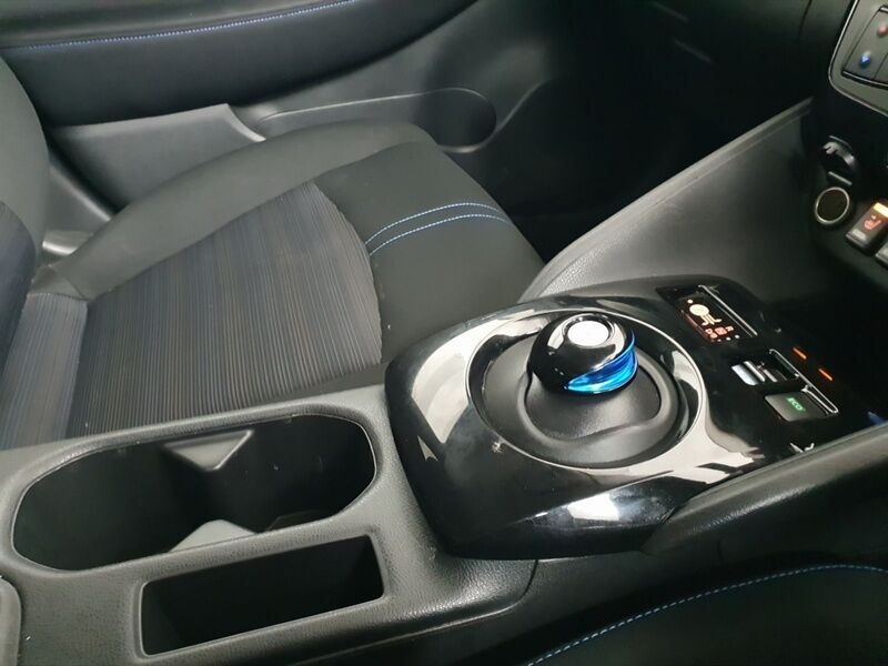 More views of Nissan Leaf