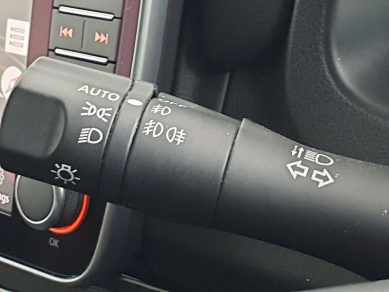 More views of Nissan Leaf