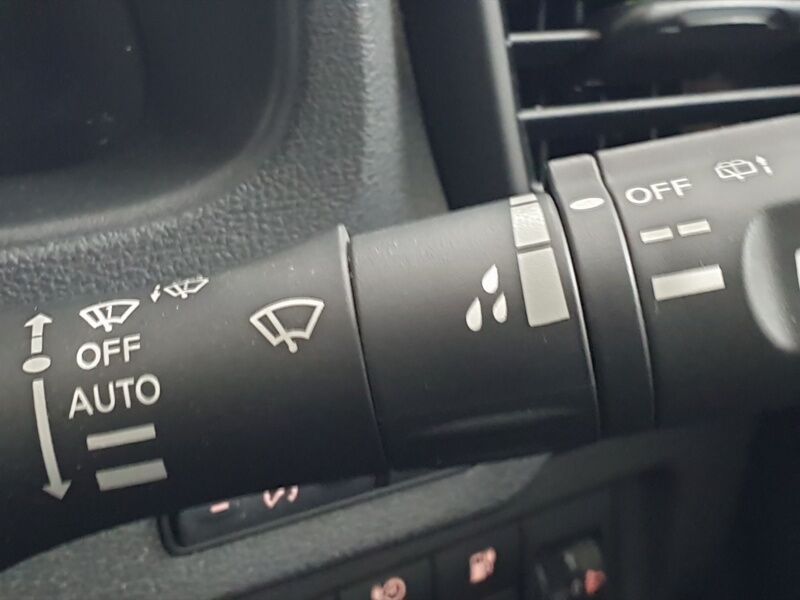 More views of Nissan Leaf