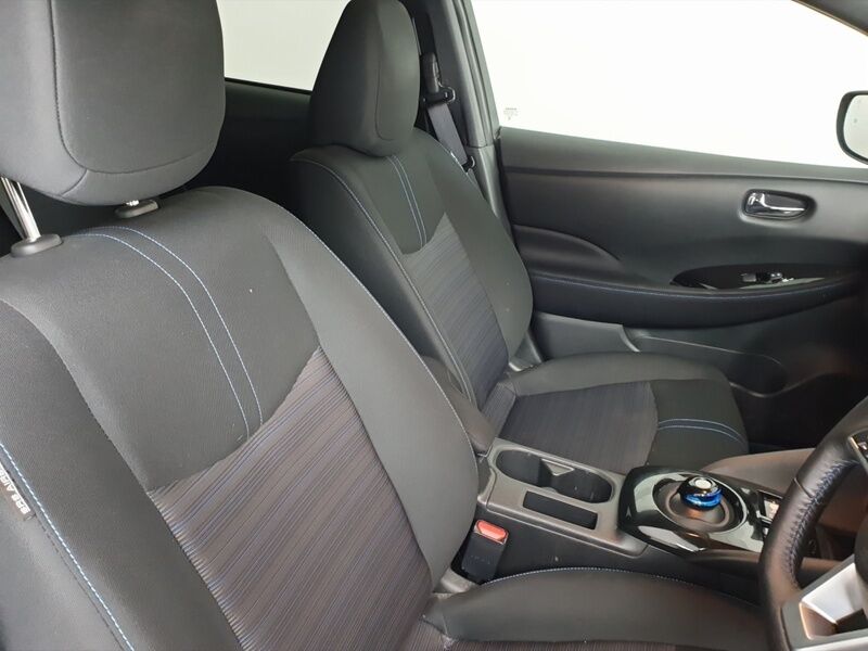 More views of Nissan Leaf