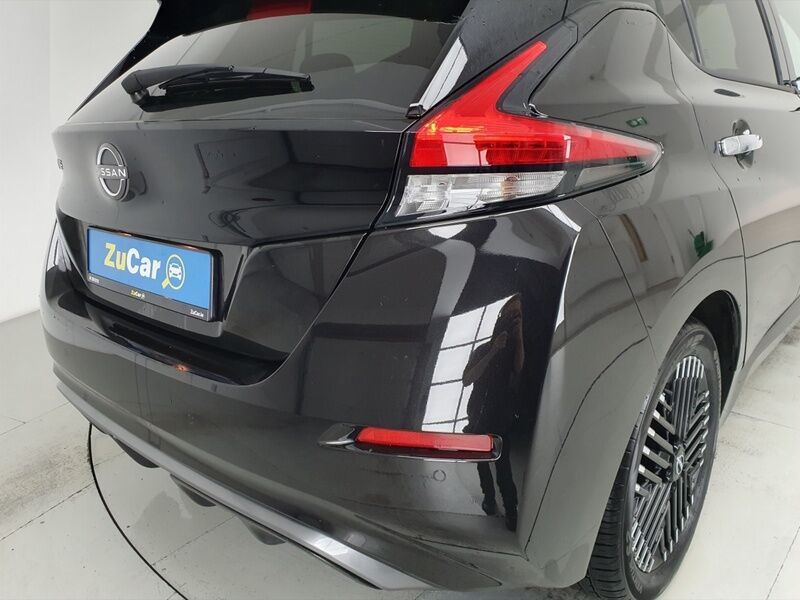 More views of Nissan Leaf