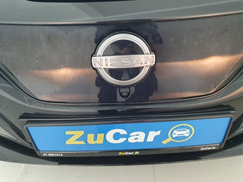 More views of Nissan Leaf