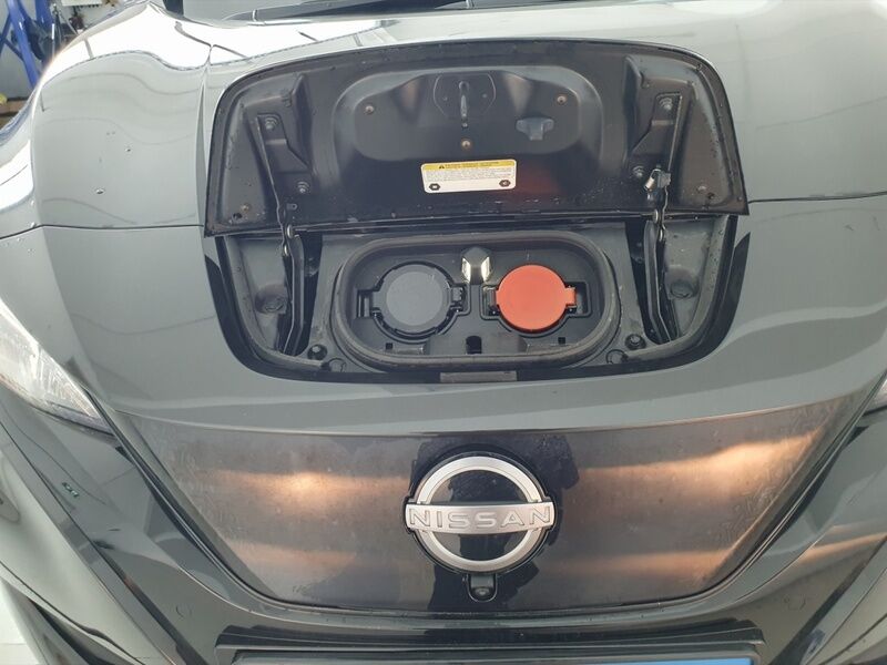 More views of Nissan Leaf