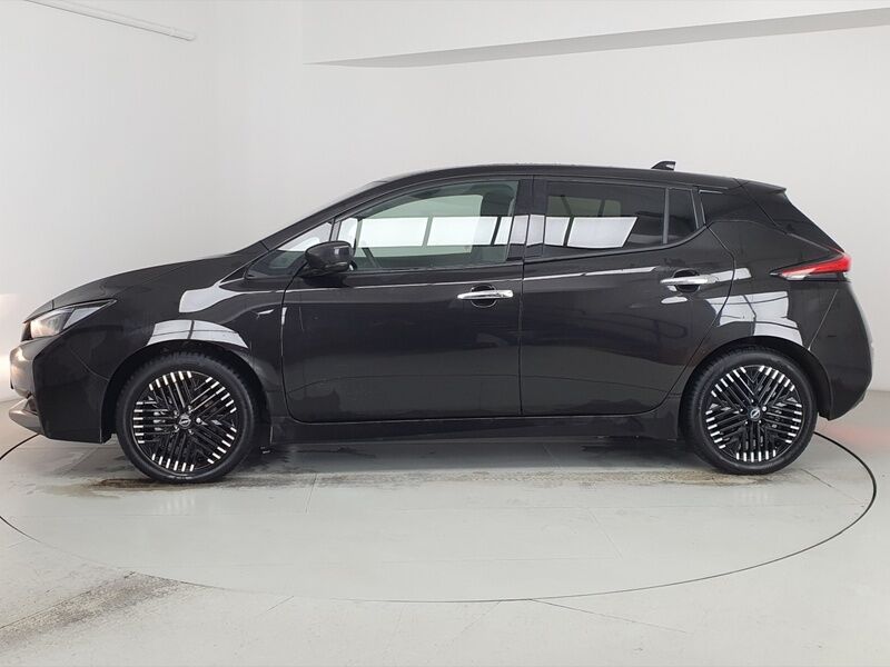 More views of Nissan Leaf