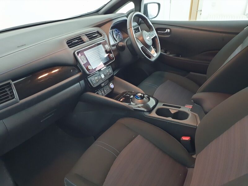 More views of Nissan Leaf