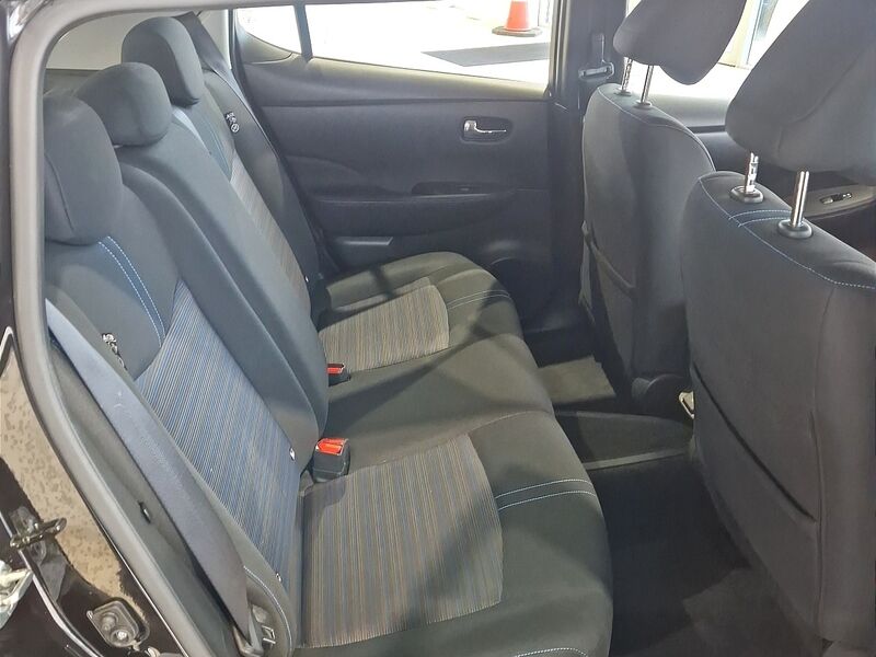 More views of Nissan Leaf