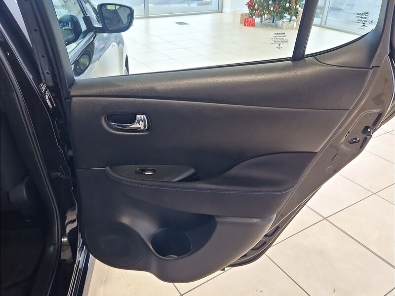 More views of Nissan Leaf