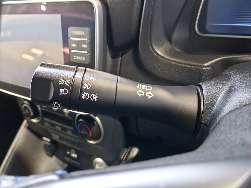 More views of Nissan Leaf