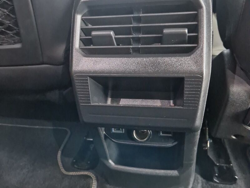 More views of Peugeot 3008