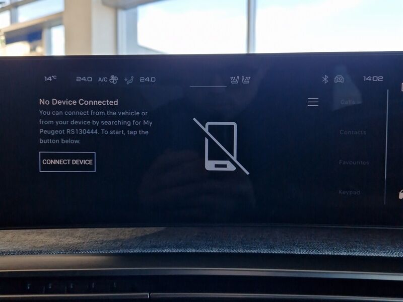 More views of Peugeot 3008