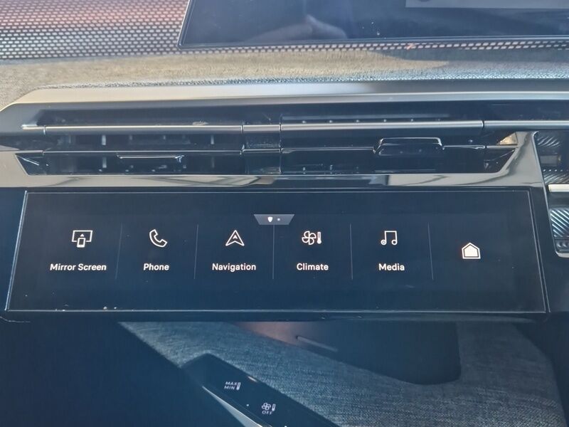 More views of Peugeot 3008