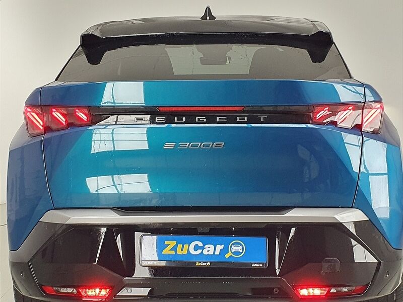 More views of Peugeot 3008