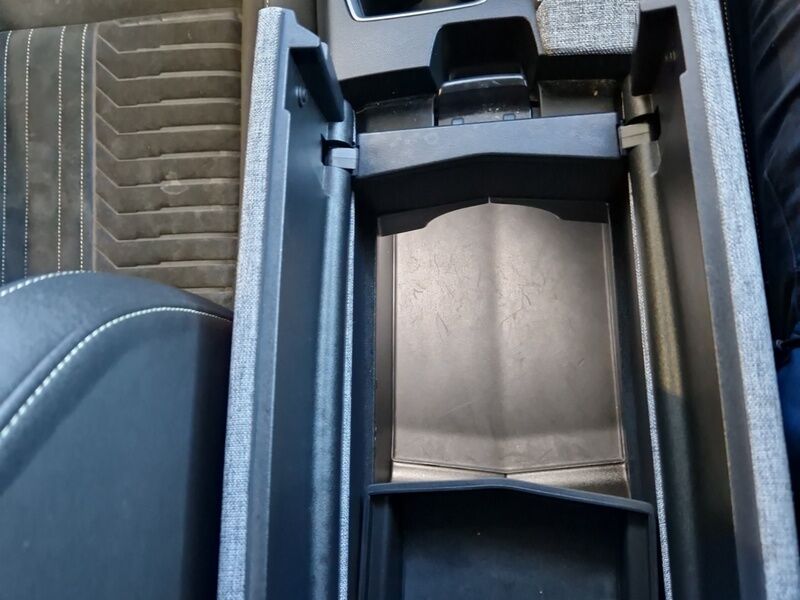 More views of Peugeot 3008