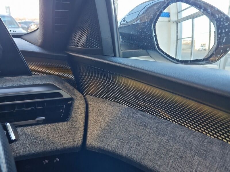 More views of Peugeot 3008