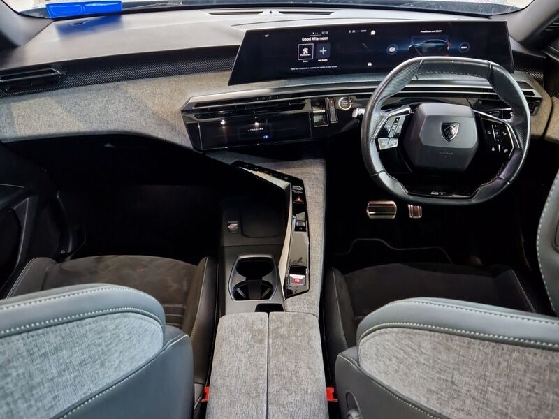 More views of Peugeot 3008