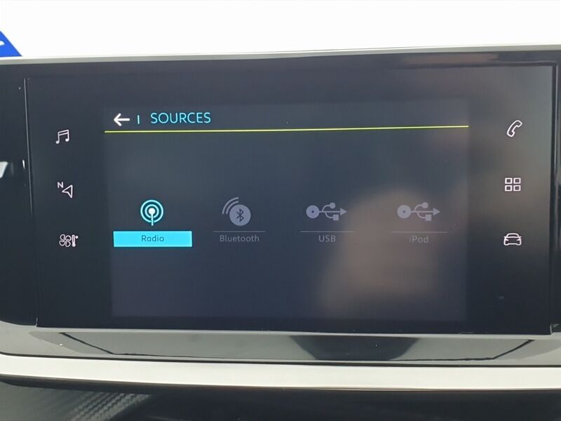 More views of Peugeot 208