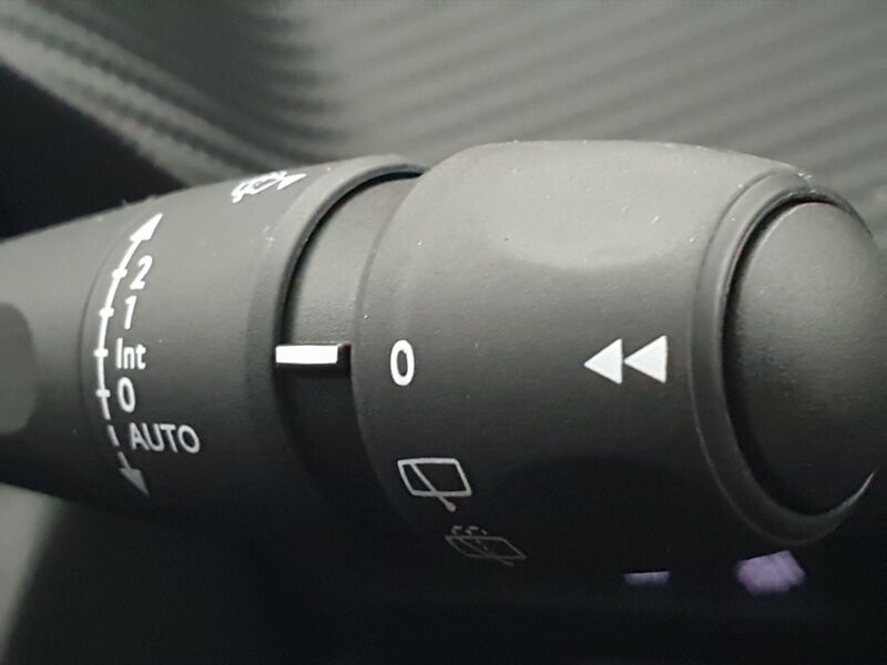 More views of Peugeot 208