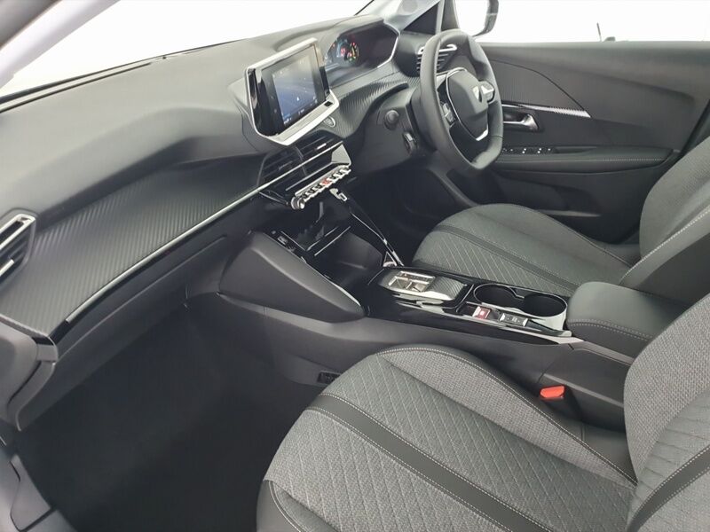 More views of Peugeot 208