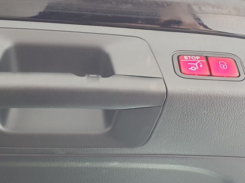 More views of Mercedes-Benz GLA