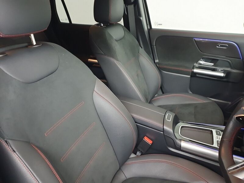 More views of Mercedes-Benz GLA