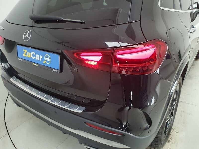 More views of Mercedes-Benz GLA