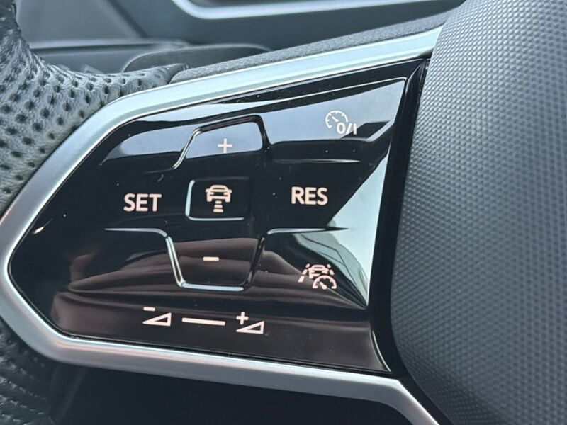 More views of Volkswagen Tiguan