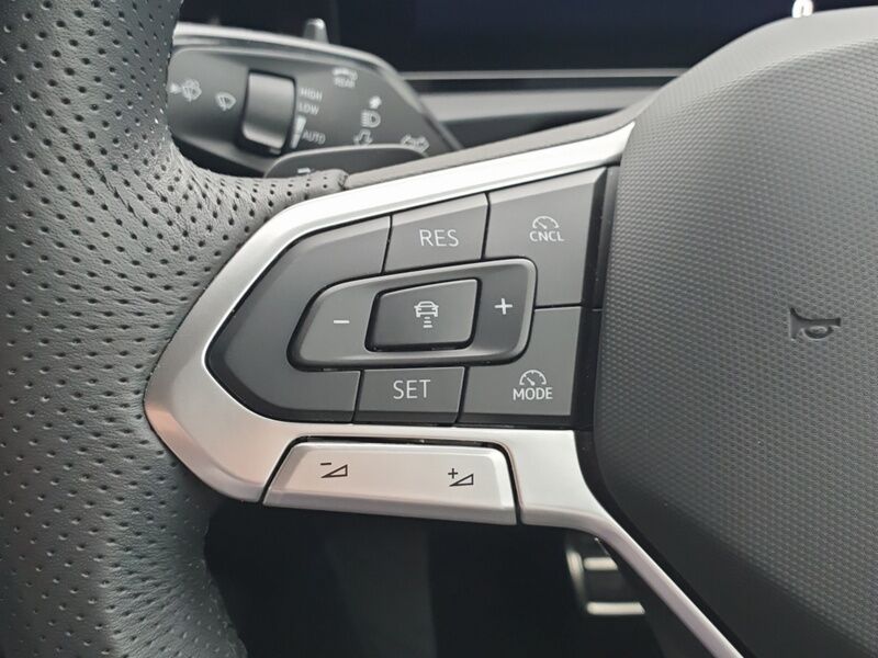 More views of Volkswagen Tiguan