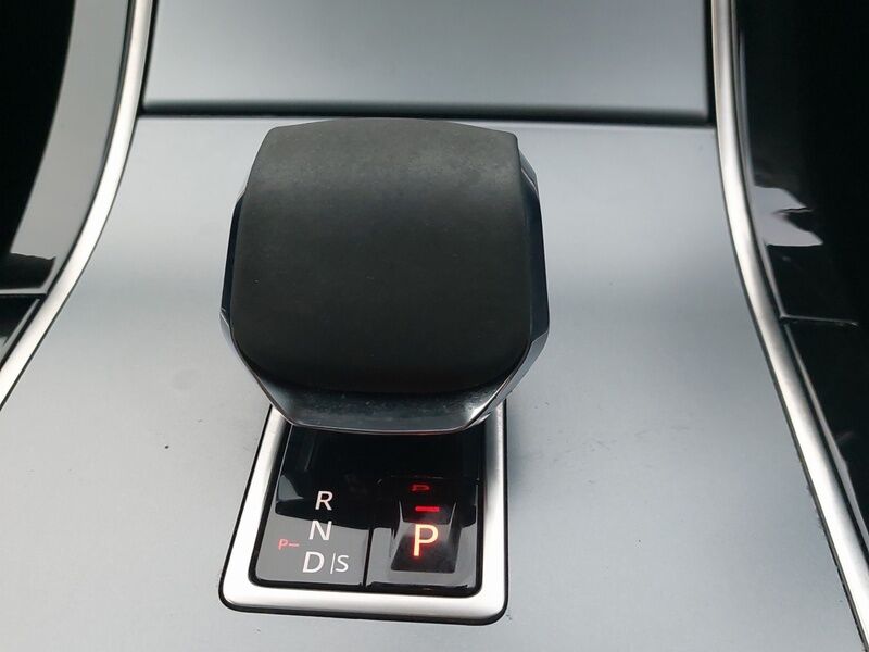 More views of Land Rover Range Rover Velar