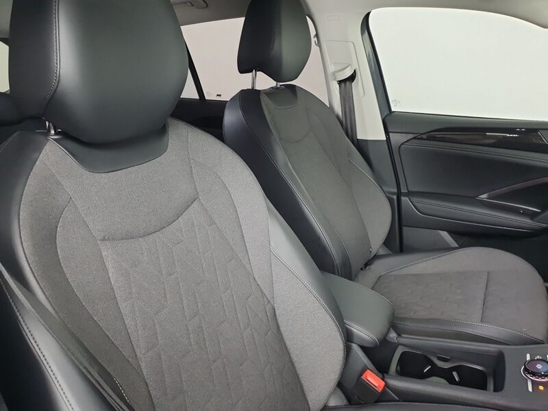 More views of Volkswagen Tiguan