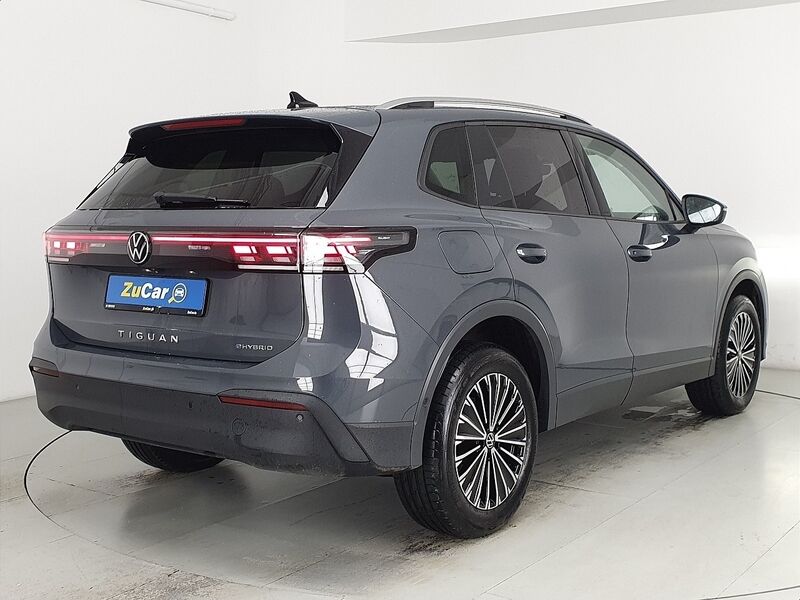 More views of Volkswagen Tiguan