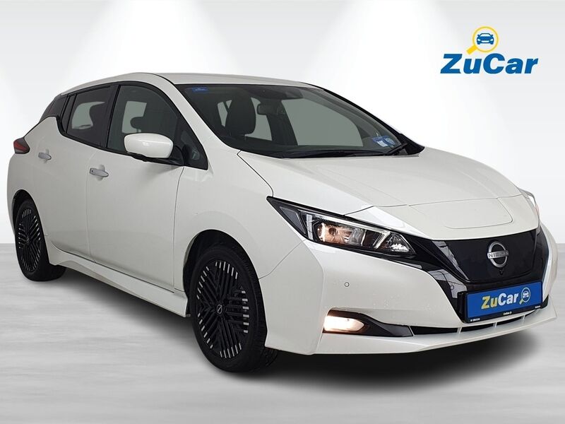 More views of Nissan Leaf