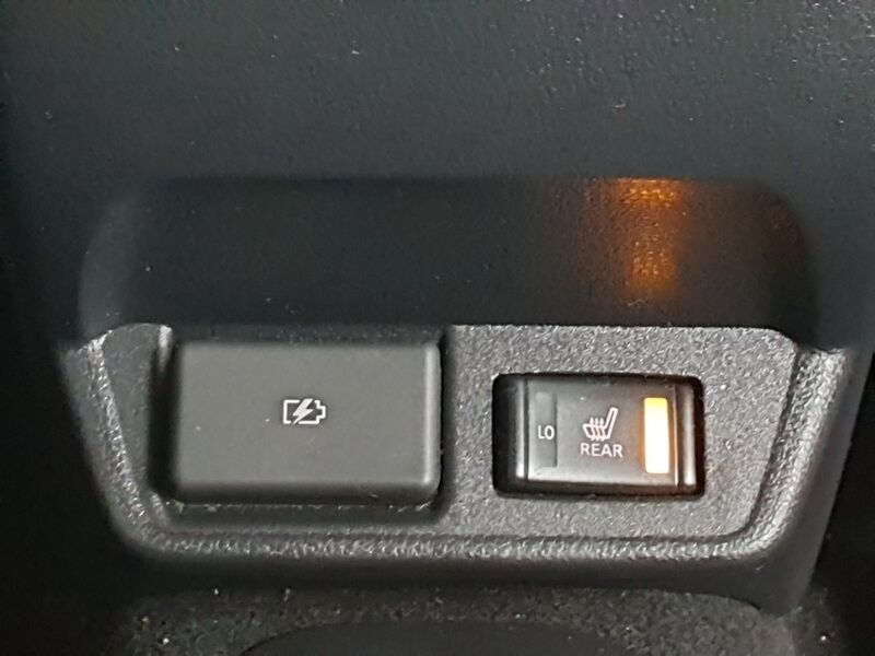 More views of Nissan Leaf