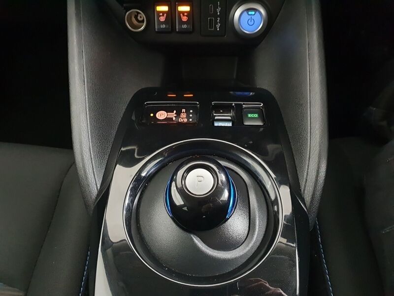 More views of Nissan Leaf