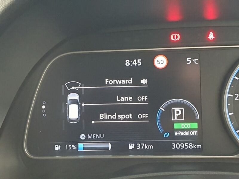 More views of Nissan Leaf