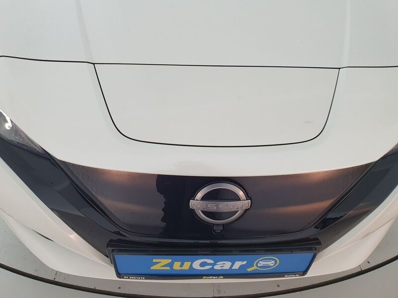 More views of Nissan Leaf
