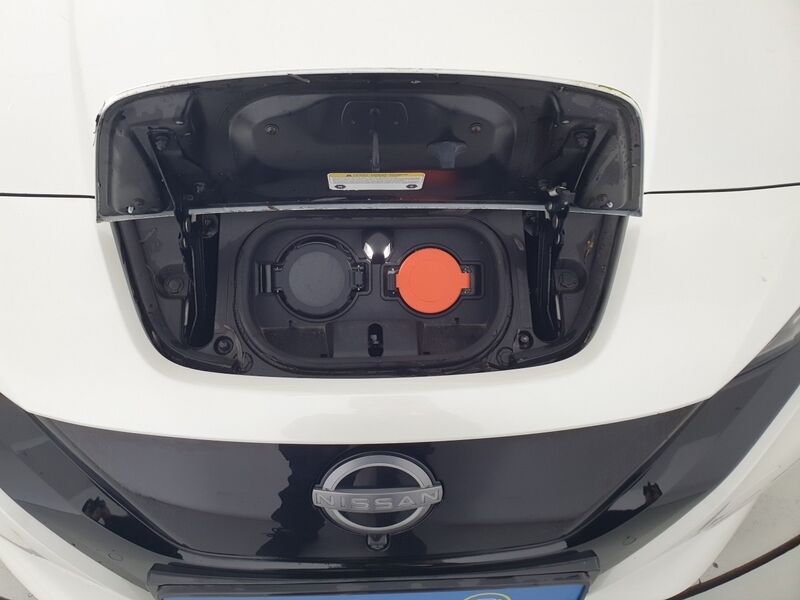 More views of Nissan Leaf