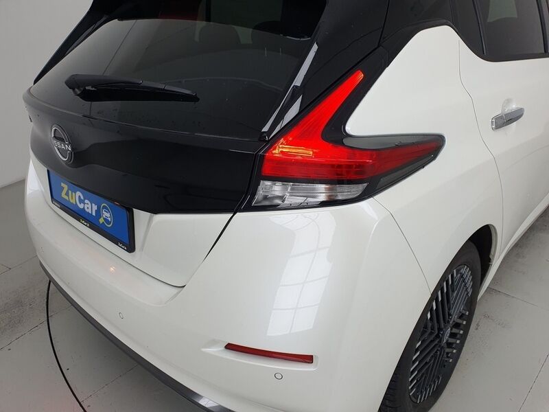 More views of Nissan Leaf