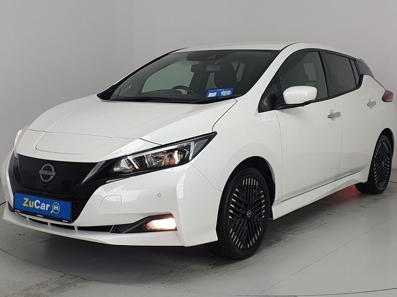 More views of Nissan Leaf