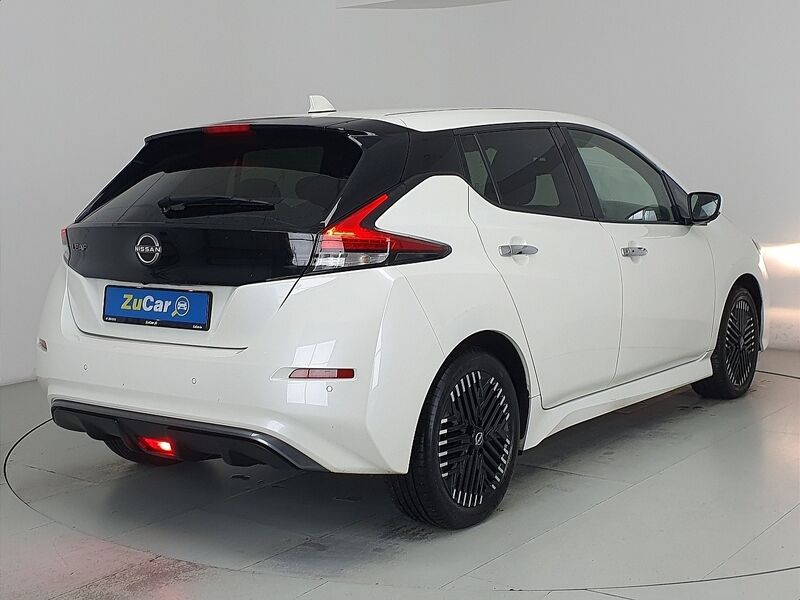 More views of Nissan Leaf