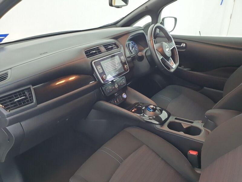 More views of Nissan Leaf